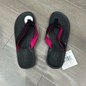 Black slippers sandals size 5 rubber lightweight